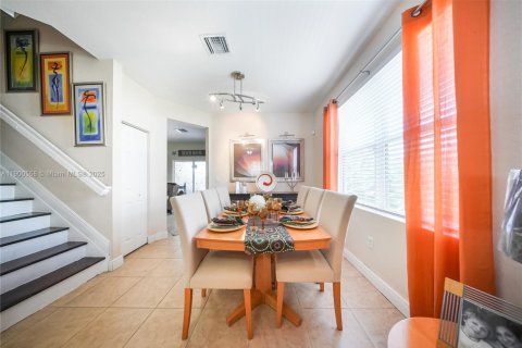 House in Homestead, Florida 5 bedrooms, 221.11 sq.m. № 1953140 - photo 3