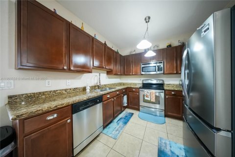 House in Homestead, Florida 5 bedrooms, 221.11 sq.m. № 1953140 - photo 5