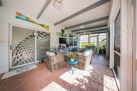 House in Homestead, Florida 5 bedrooms, 221.11 sq.m. № 1953140 - photo 29