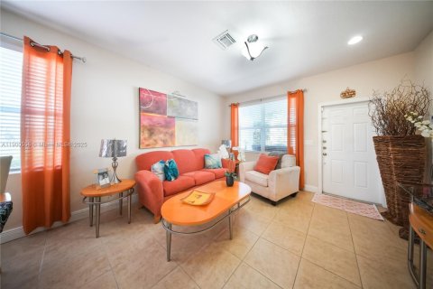 House in Homestead, Florida 5 bedrooms, 221.11 sq.m. № 1953140 - photo 1