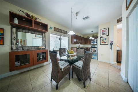 House in Homestead, Florida 5 bedrooms, 221.11 sq.m. № 1953140 - photo 13