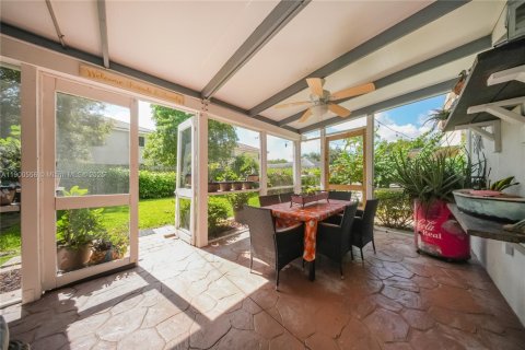 House in Homestead, Florida 5 bedrooms, 221.11 sq.m. № 1953140 - photo 28