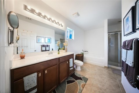 House in Homestead, Florida 5 bedrooms, 221.11 sq.m. № 1953140 - photo 19