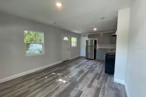 Apartamento en alquiler en Saint Petersburg, Florida, 1 dormitorio, 47.94 m2 № 1888704 - foto 2