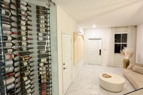 Townhouse in Miami, Florida 3 bedrooms, 157.47 sq.m. № 2044156 - photo 3