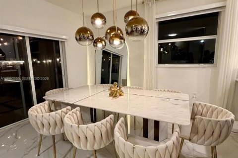 Townhouse in Miami, Florida 3 bedrooms, 157.47 sq.m. № 2044156 - photo 4