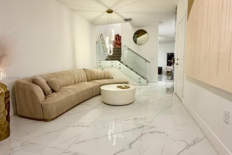 Townhouse in Miami, Florida 3 bedrooms, 157.47 sq.m. № 2044156 - photo 6