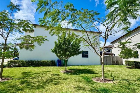 Townhouse in Miami, Florida 3 bedrooms, 157.47 sq.m. № 2044156 - photo 20