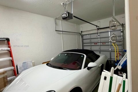 Townhouse in Miami, Florida 3 bedrooms, 157.47 sq.m. № 2044156 - photo 19