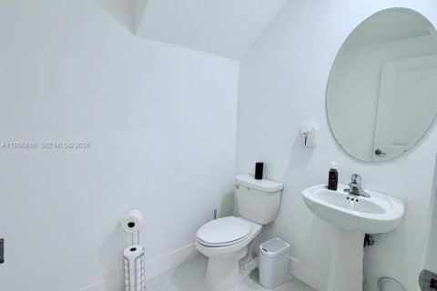 Townhouse in Miami, Florida 3 bedrooms, 157.47 sq.m. № 2044156 - photo 9
