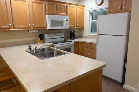 Copropriété à vendre à Punta Gorda, Floride: 2 chambres, 82.13 m2 № 2387677 - photo 4