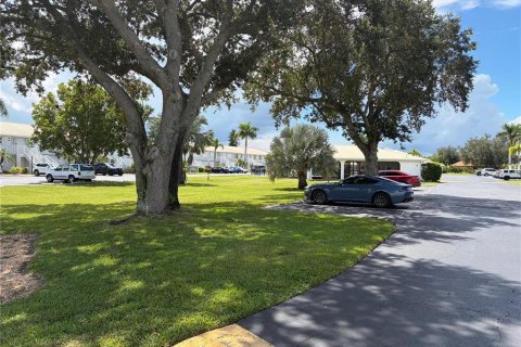 Copropriété à vendre à Punta Gorda, Floride: 2 chambres, 82.13 m2 № 2387677 - photo 10