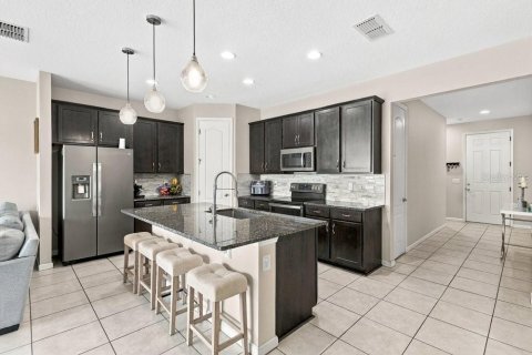 House in Haines City, Florida 3 bedrooms, 139.35 sq.m. № 2388082 - photo 6