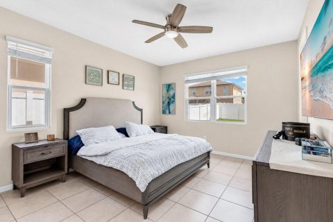 House in Haines City, Florida 3 bedrooms, 139.35 sq.m. № 2388082 - photo 11