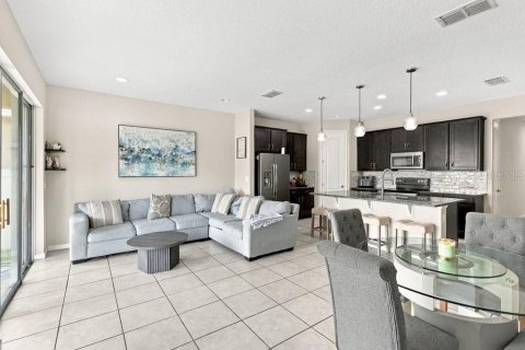 House in Haines City, Florida 3 bedrooms, 139.35 sq.m. № 2388082 - photo 10