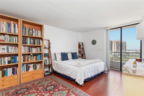 Condominio en venta en Aventura, Florida, 2 dormitorios, 91.97 m2 № 2016227 - foto 4