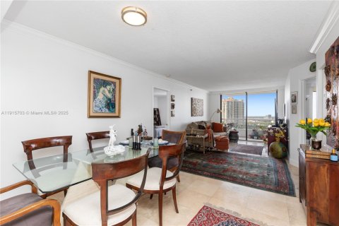 Condominio en venta en Aventura, Florida, 2 dormitorios, 91.97 m2 № 2016227 - foto 3