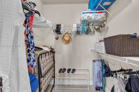 Condo in Hallandale Beach, Florida, 1 bedroom  № 1766585 - photo 25