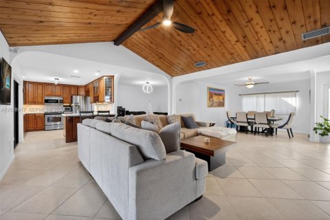 Villa ou maison à vendre à Deerfield Beach, Floride: 3 chambres, 190.26 m2 № 2185910 - photo 6
