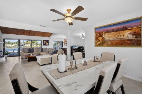 Villa ou maison à vendre à Deerfield Beach, Floride: 3 chambres, 190.26 m2 № 2185910 - photo 12