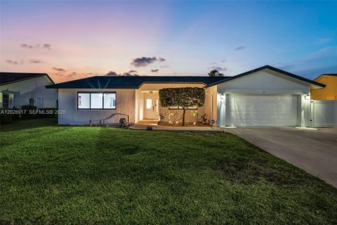 Villa ou maison à vendre à Deerfield Beach, Floride: 3 chambres, 190.26 m2 № 2185910 - photo 3