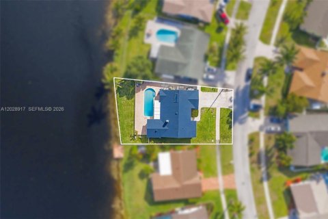 Villa ou maison à vendre à Deerfield Beach, Floride: 3 chambres, 190.26 m2 № 2185910 - photo 2