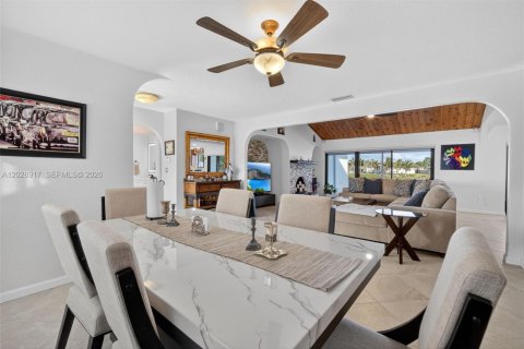 Villa ou maison à vendre à Deerfield Beach, Floride: 3 chambres, 190.26 m2 № 2185910 - photo 11