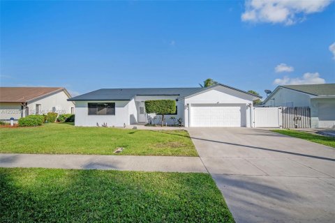 Villa ou maison à vendre à Deerfield Beach, Floride: 3 chambres, 190.26 m2 № 2185910 - photo 5