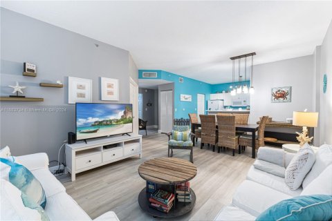 Condo in West Palm Beach, Florida, 2 bedrooms  № 1450135 - photo 1