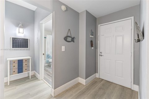 Condo in West Palm Beach, Florida, 2 bedrooms  № 1450135 - photo 10