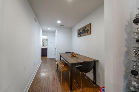 Appartement à louer à Tampa, Floride: 2 chambres, 215.53 m2 № 1913028 - photo 17