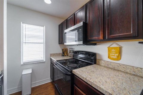 Appartement à louer à Tampa, Floride: 2 chambres, 215.53 m2 № 1913028 - photo 11