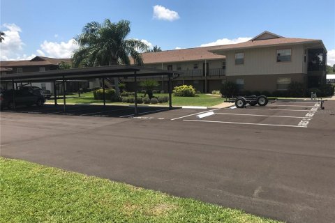 Condo à Astor, Floride, 2 chambres № 2104033