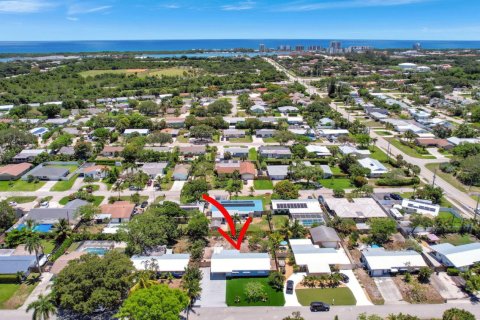 House in Jupiter, Florida 3 bedrooms, 89.19 sq.m. № 1187331 - photo 1
