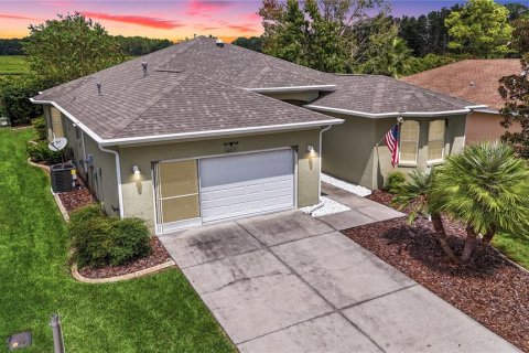 House in Ocala, Florida 3 bedrooms, 188.59 sq.m. № 1905561 - photo 1