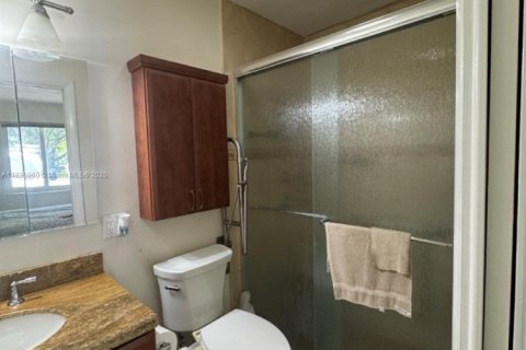 House in Miami Lakes, Florida 4 bedrooms, 173.17 sq.m. № 1822034 - photo 10
