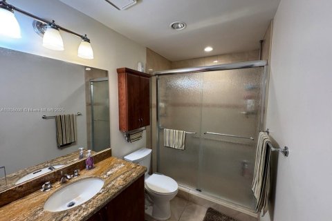 House in Miami Lakes, Florida 4 bedrooms, 173.17 sq.m. № 1822034 - photo 15