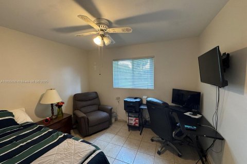 House in Miami Lakes, Florida 4 bedrooms, 173.17 sq.m. № 1822034 - photo 13