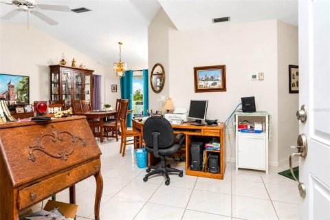 Villa ou maison à vendre à Punta Gorda, Floride: 3 chambres, 163.6 m2 № 2410646 - photo 5