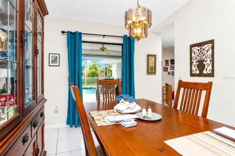 Villa ou maison à vendre à Punta Gorda, Floride: 3 chambres, 163.6 m2 № 2410646 - photo 8