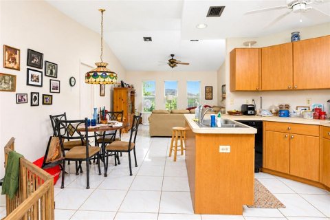 Villa ou maison à vendre à Punta Gorda, Floride: 3 chambres, 163.6 m2 № 2410646 - photo 13