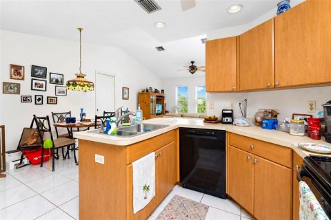 Villa ou maison à vendre à Punta Gorda, Floride: 3 chambres, 163.6 m2 № 2410646 - photo 18