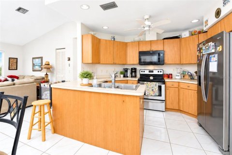 Villa ou maison à vendre à Punta Gorda, Floride: 3 chambres, 163.6 m2 № 2410646 - photo 16