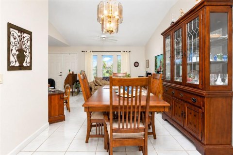 Villa ou maison à vendre à Punta Gorda, Floride: 3 chambres, 163.6 m2 № 2410646 - photo 12