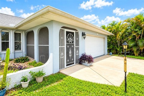 Villa ou maison à vendre à Punta Gorda, Floride: 3 chambres, 163.6 m2 № 2410646 - photo 3