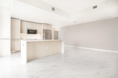 Condo in Sunrise, Florida, 3 bedrooms  № 2035589 - photo 8