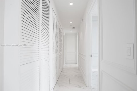 Condo in Sunrise, Florida, 3 bedrooms  № 2035589 - photo 21