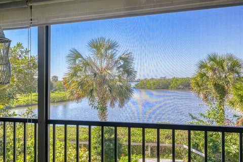 Condo in Sarasota, Florida, 1 bedroom  № 1424825 - photo 2