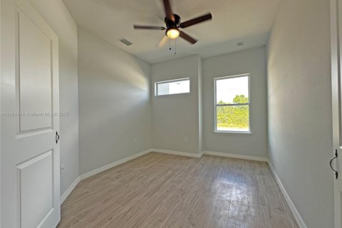 Casa en alquiler en Port Charlotte, Florida, 4 dormitorios № 1894234 - foto 13