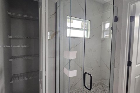 Casa en alquiler en Port Charlotte, Florida, 4 dormitorios № 1894234 - foto 9